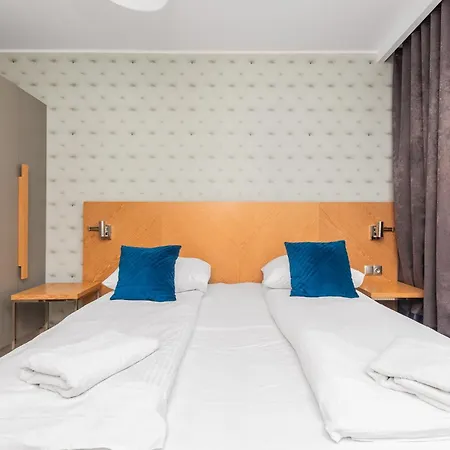 Amber Port 12a By Grand Danzica